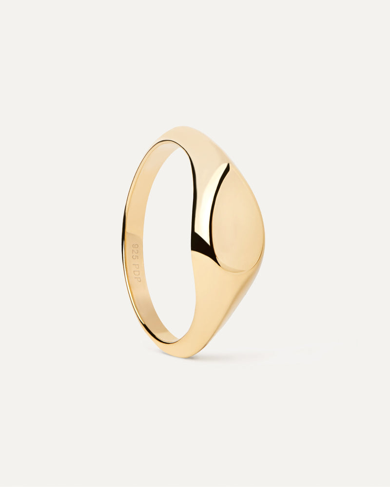 Gold-plated signet ring with pear shape flat top design