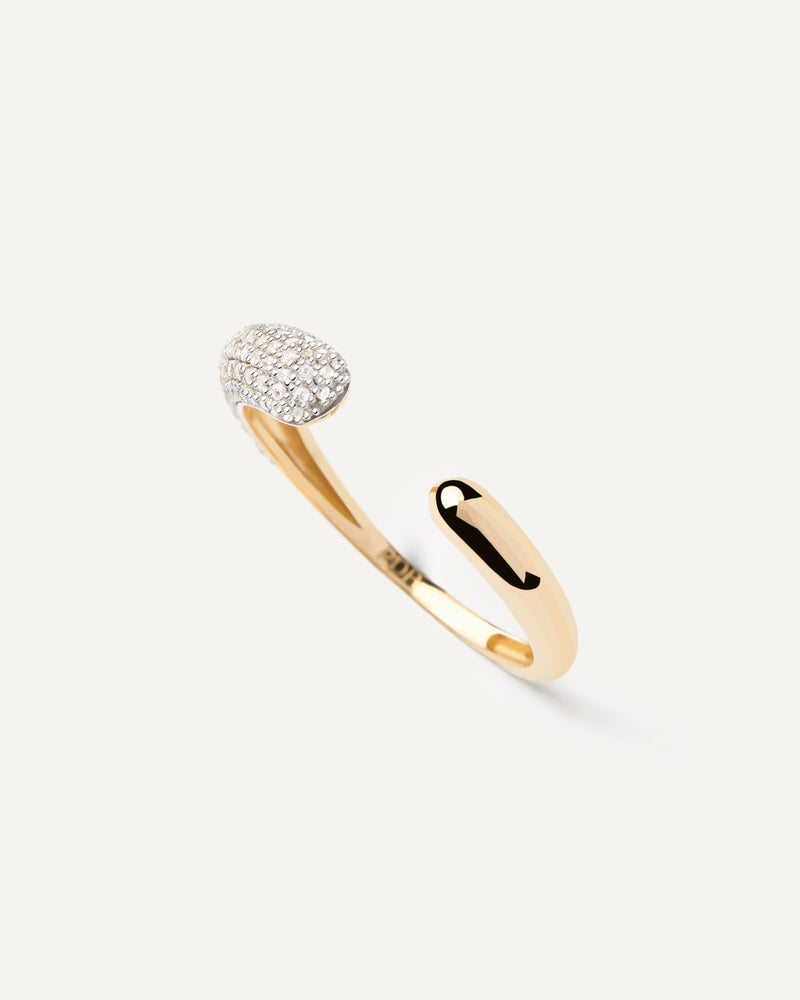 Open band ring in solid yellow gold set with pavé lab-grown diamonds of 0.3 carats and rounded edges