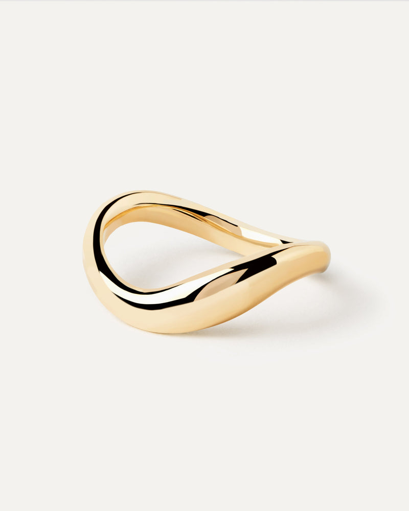 Ring wavy yellow gold with pdpaola engraving