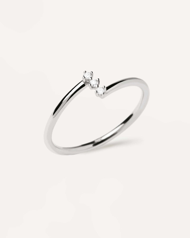 Solid white gold ring set with a 3 lab-grown diamond line of 0.04 carats