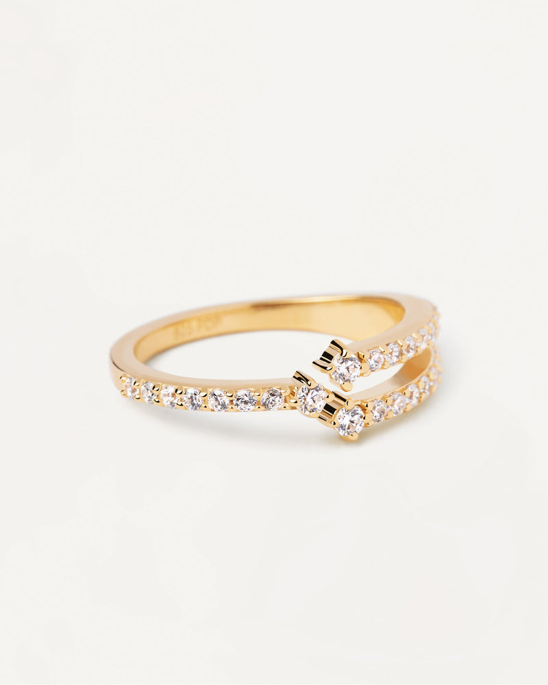 Shiny zirconia ring in gold-plated silver
