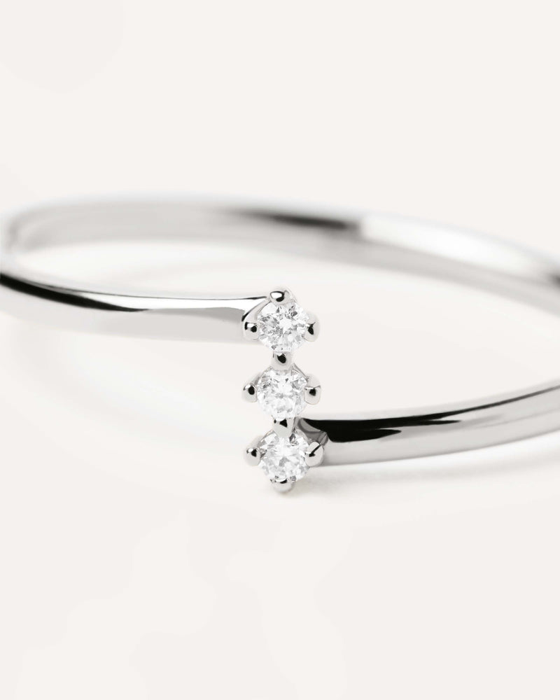 Diamonds and White Gold Balance Ring - 
  
    18K White gold / Rhodium silver plating
  
