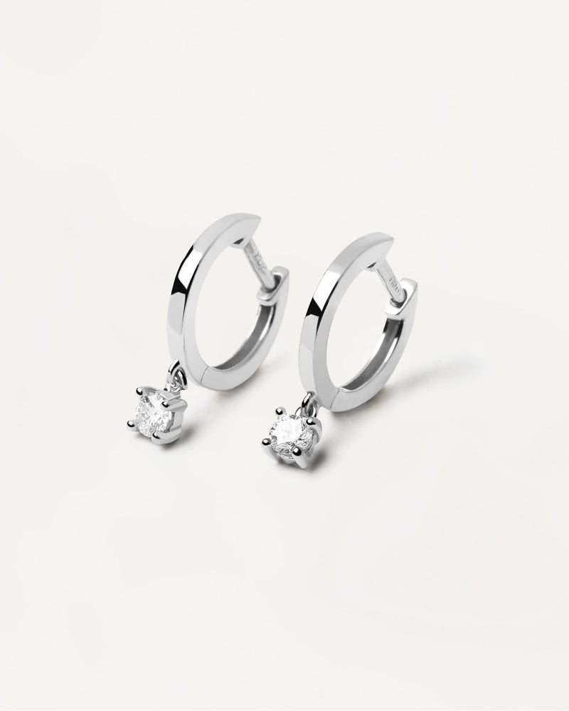 Hoop earrings in solid white gold with hanging lab-grown diamond of 0.10 carats each