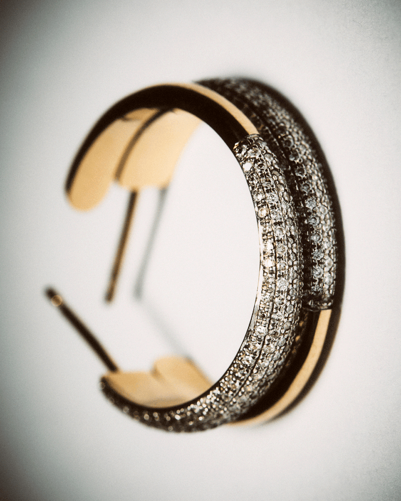 Open hoop earrings in solid yellow gold with contrasting 170 pavé lab-grown diamonds of 0.51 carats