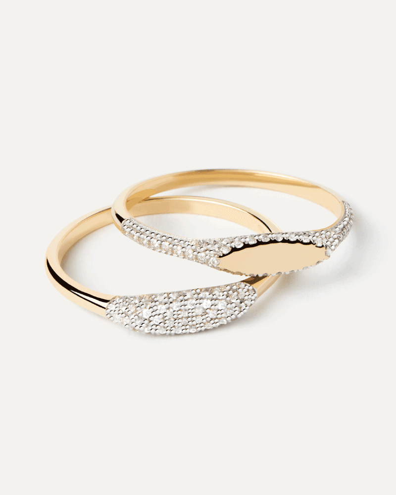 Slim signet ring in solid 18K yellow gold set with pavé lab-grown diamonds of 0.15 carats